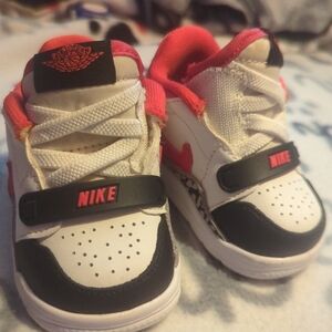 Nike Kids' Black and Red Sneakers